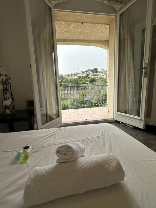Villa Constance 3 Antibes - Spacieux Logement En Dernier Etage Eksteriør billede